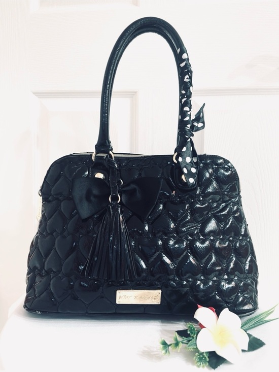 Betsey Johnson Handbags - BETSEY JOHNSON ~ Large Black Quilted Hearts Handbag with Polka Dot Twilly